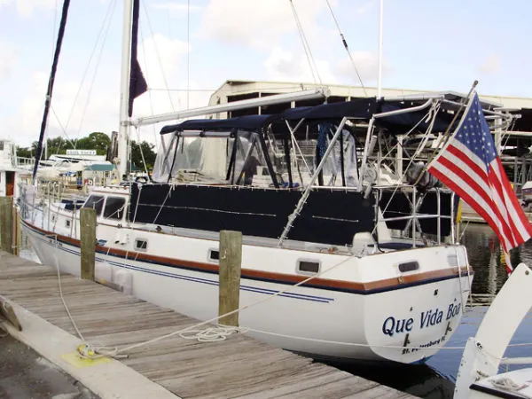 Slide: The Image of Gulfstar 47 SAILMASTER-CENTER COCKPIT-GREAT LIVE-ABOARD! 1980 - 2