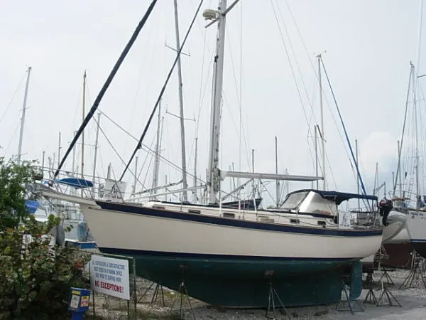 Slide: The Image of Island Packet 38 Cutter 1988 - 0