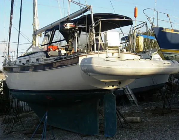 Slide: The Image of Island Packet 38 Cutter 1988 - 3