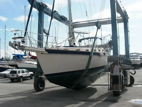 Slide: The Image of Island Packet 38 Cutter 1988 - 4