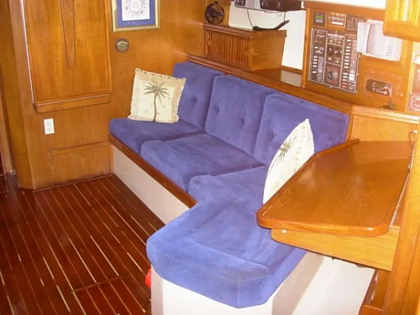 Slide: The Image of Island Packet 38 Cutter 1988 - 8