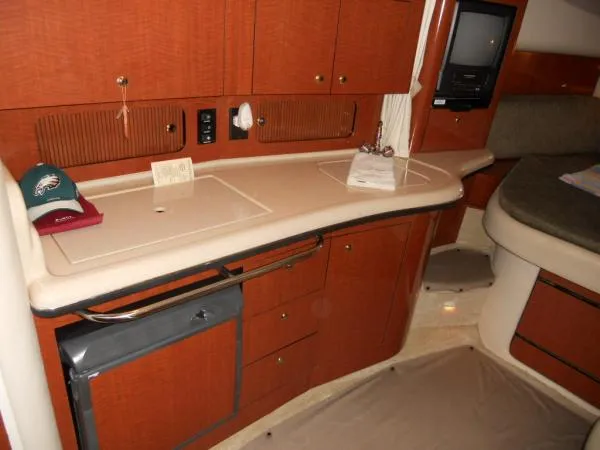 Slide: The Image of Sea Ray 320 Sundancer 2003 - 10