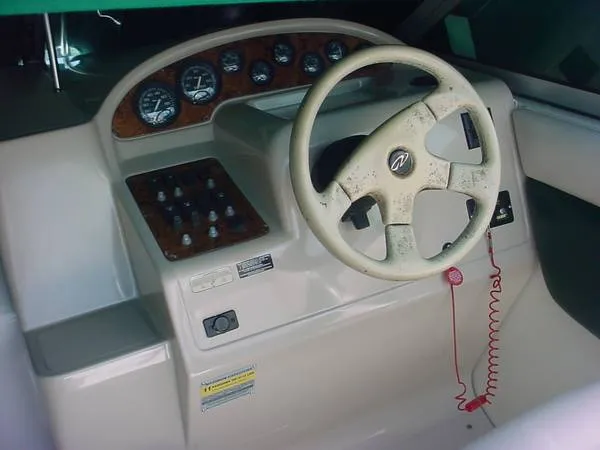 Slide: The Image of Regal 258 COMMODORE 1997 - 2