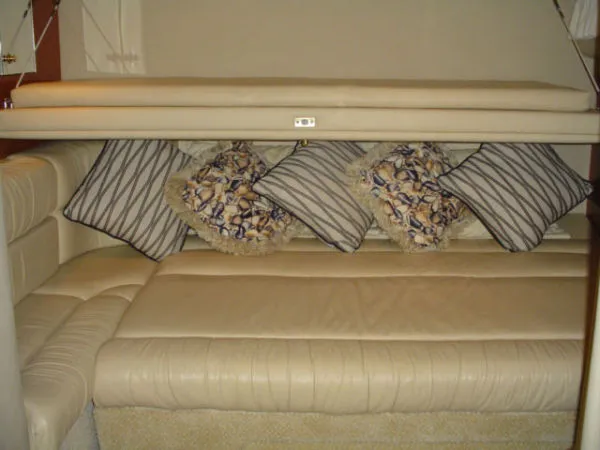 Slide: The Image of Sea Ray 410 Sundancer 2001 - 9