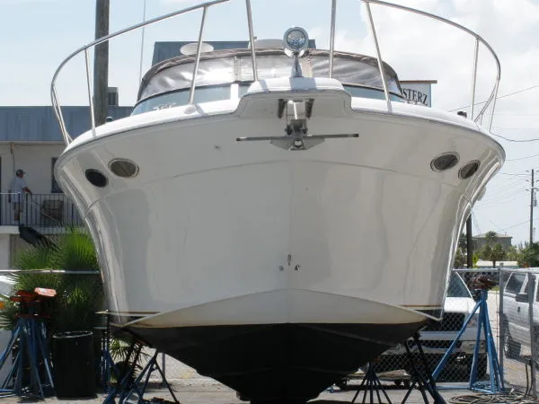 Slide: The Image of Sea Ray 330 Express - CAT DIESELS 1997 - 1