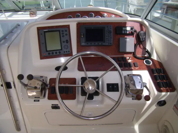 Slide: The Image of Sea Ray 330 Express - CAT DIESELS 1997 - 2