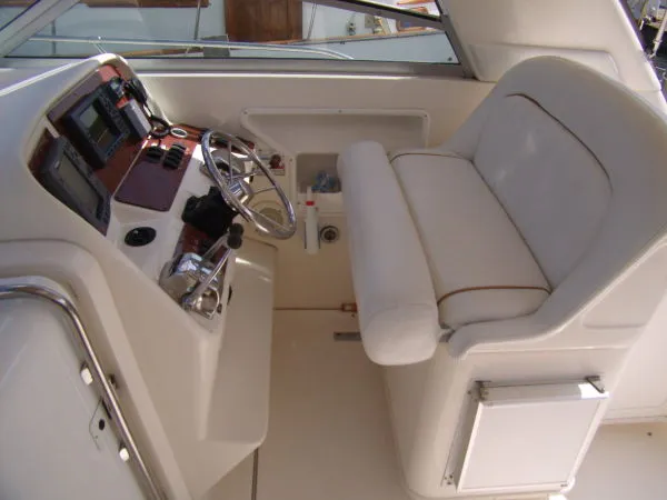 Slide: The Image of Sea Ray 330 Express - CAT DIESELS 1997 - 3