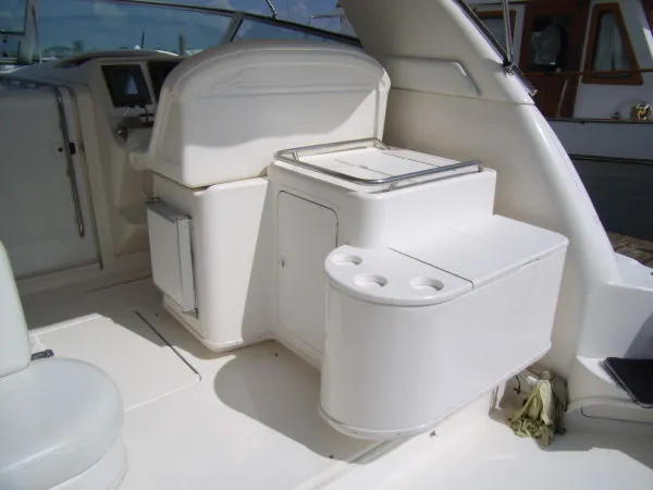 Slide: The Image of Sea Ray 330 Express - CAT DIESELS 1997 - 5