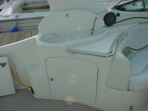 Slide: The Image of Wellcraft 3300 Martinique 2000 - 11