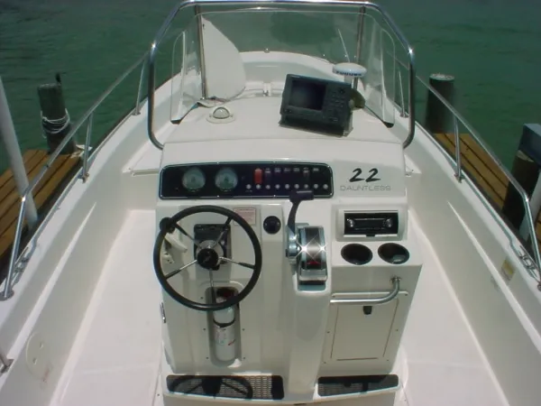 Slide: The Image of Boston Whaler 220 Dauntless-5 YR. WARRANTY! 2003 - 2