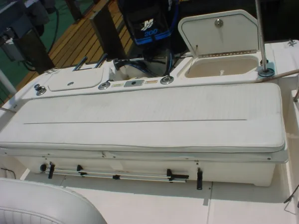 Slide: The Image of Boston Whaler 220 Dauntless-5 YR. WARRANTY! 2003 - 4