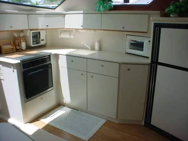 Slide: The Image of Silverton 372/392 Aft Cabin MY 1998 - 7