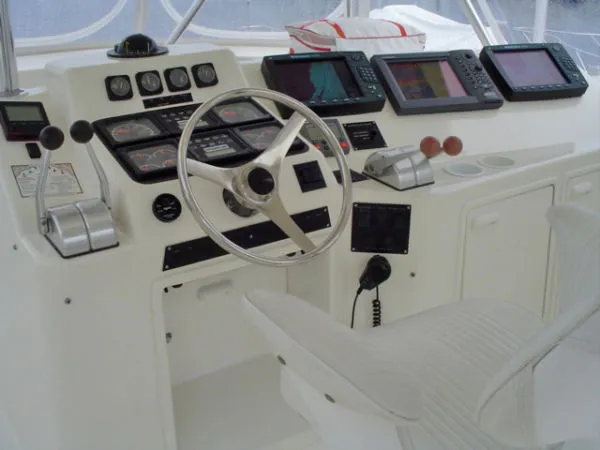 Slide: The Image of Ocean Yachts Super Sport Convertible 1999 - 7