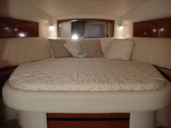 Slide: The Image of Sea Ray 320 Sundancer 2004 - 8