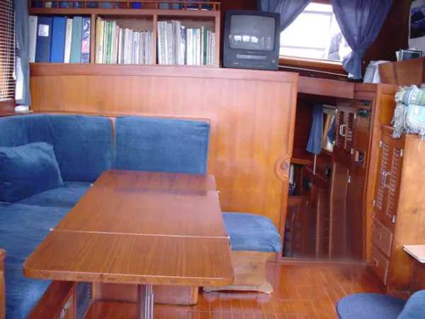 Slide: The Image of Albin 40 Trawler-OWNER MOTIVATED! BRING OFFERS! 1986 - 11