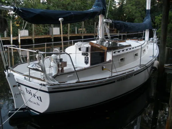 Slide: The Image of Herreshoff 31 CAT KETCH - YANMAR DIESEL 1985 - 2