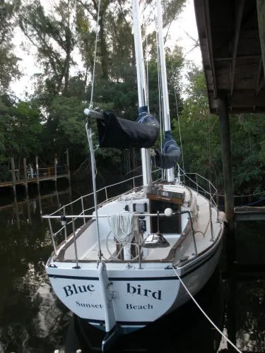 Slide: The Image of Herreshoff 31 CAT KETCH - YANMAR DIESEL 1985 - 3