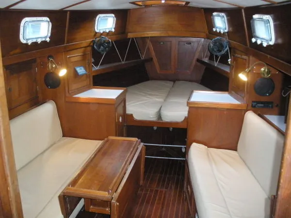Slide: The Image of Herreshoff 31 CAT KETCH - YANMAR DIESEL 1985 - 8
