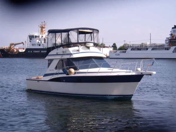 Slide: The Image of Chris-Craft Convertible - Commander 1985 - 3