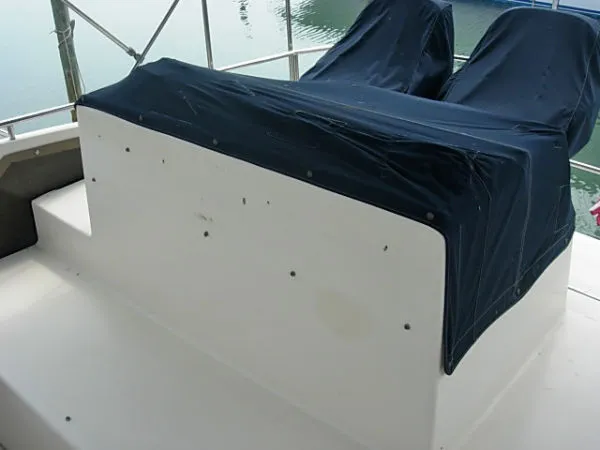 Slide: The Image of Chris-Craft Convertible - Commander 1985 - 5