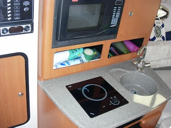 Slide: The Image of Crownline Boats 250 CR 2004 - 8