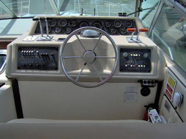 Slide: The Image of Sea Ray 340 Sundancer 1986 - 1