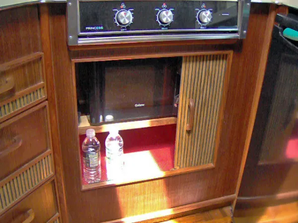 Slide: The Image of Sea Ray 340 Sundancer 1986 - 11