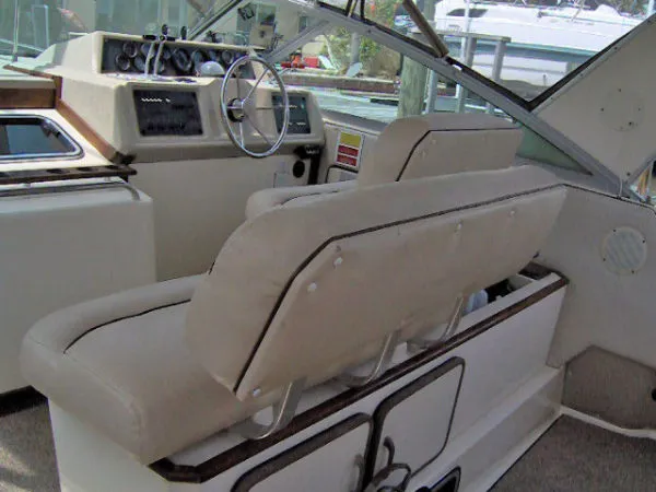Slide: The Image of Sea Ray 340 Sundancer 1986 - 6