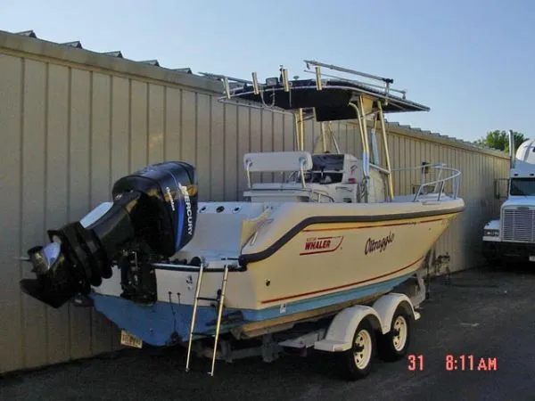 Slide: The Image of Boston Whaler 230 Outrage 2001 - 0