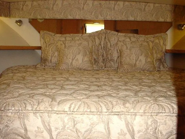 Slide: The Image of Tiara 38 Open 2002 - 10