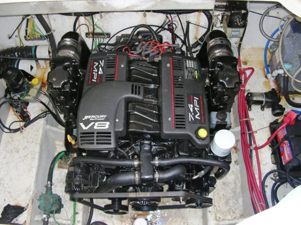 Slide: The Image of Maxum 2700 SCR-3 HRS ON ENGINE! 2000 - 11