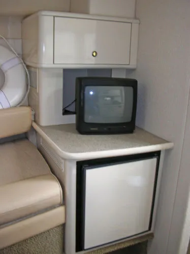 Slide: The Image of Maxum 2700 SCR-3 HRS ON ENGINE! 2000 - 4