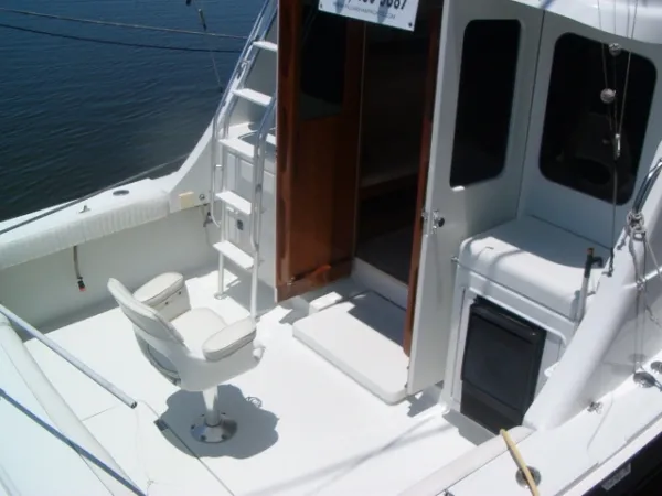 Slide: The Image of Luhrs 320 Convertible 1995 - 2