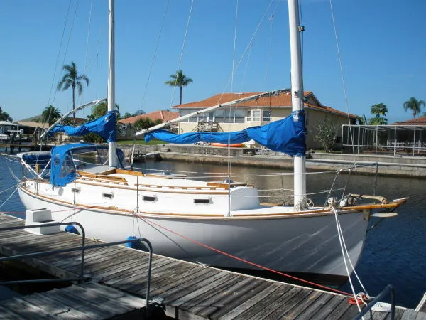 Slide: The Image of Herreshoff 31 Cat Ketch 1986 - 2