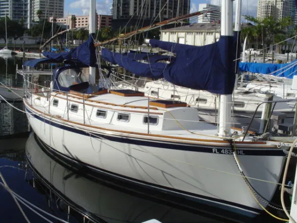 Slide: The Image of Herreshoff / Cat Ketch Cat Ketch 31 1985 - 2
