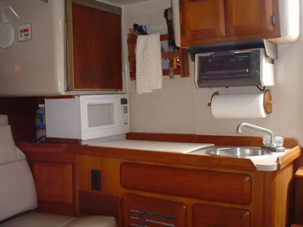 Slide: The Image of Luhrs 290 Open-NEW ELECTRONICS 1992 - 6
