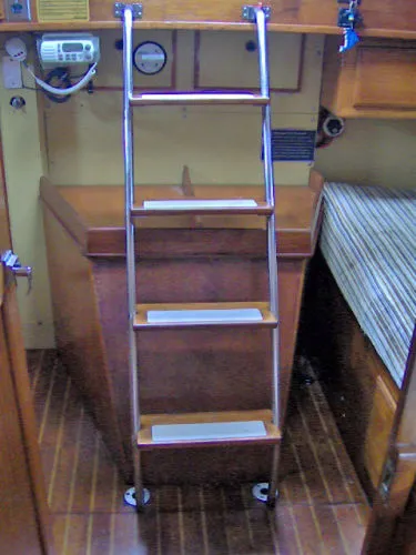 Slide: The Image of Pearson 424 Sloop 1979 - 11