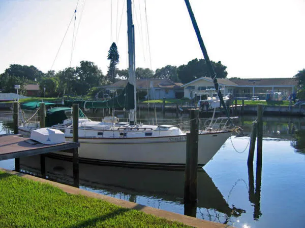Slide: The Image of Pearson 424 Sloop 1979 - 2