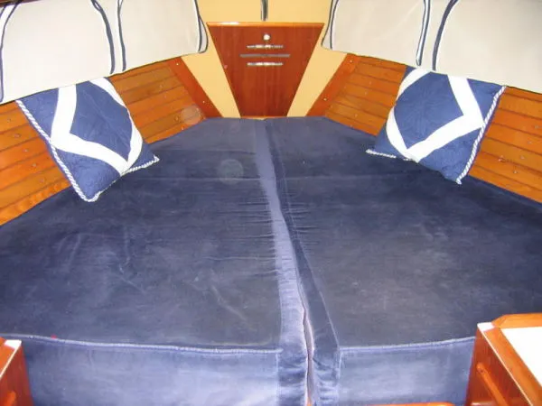 Slide: The Image of Pearson 424 Sloop 1979 - 5