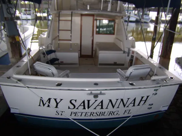 Slide: The Image of Hatteras 32 Flybridge Fisherman 1986 - 5
