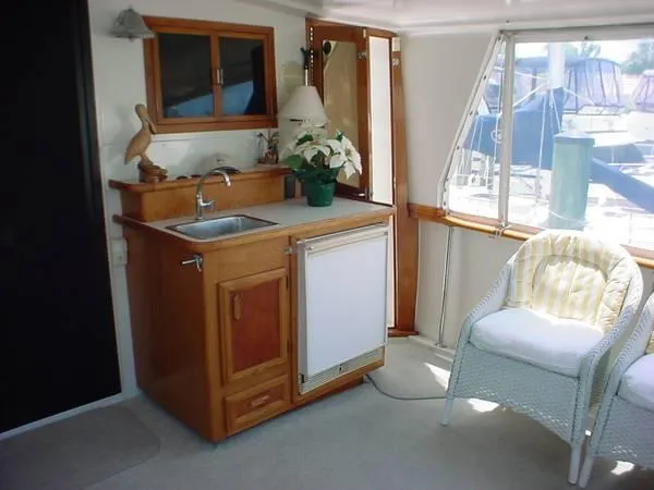 Slide: The Image of Californian Motoryacht 1990 - 11