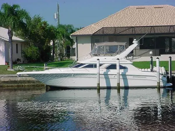 Slide: The Image of Sea Ray 440 Express Bridge 1995 - 0
