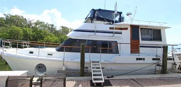 Slide: The Image of Gulfstar 44 Walk-Around Motor Yacht 1985 - 1