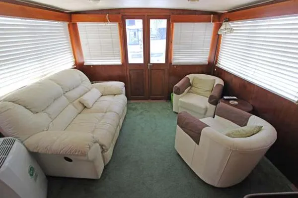 Slide: The Image of Gulfstar 44 Walk-Around Motor Yacht 1985 - 6