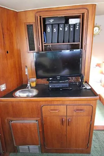 Slide: The Image of Gulfstar 44 Walk-Around Motor Yacht 1985 - 7