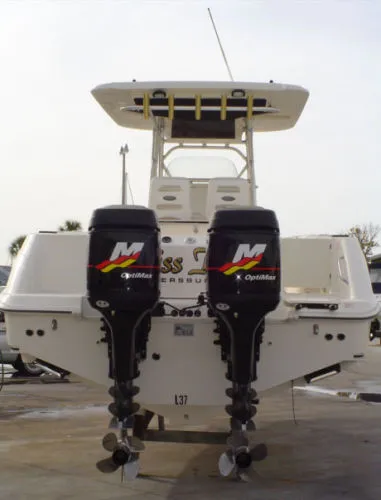 Slide: The Image of Boston Whaler 320 Outrage 2004 - 4