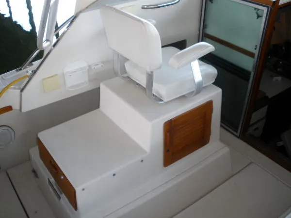 Slide: The Image of Tiara 2700 Open w/ Tower - MUST SELL ! 1988 - 5