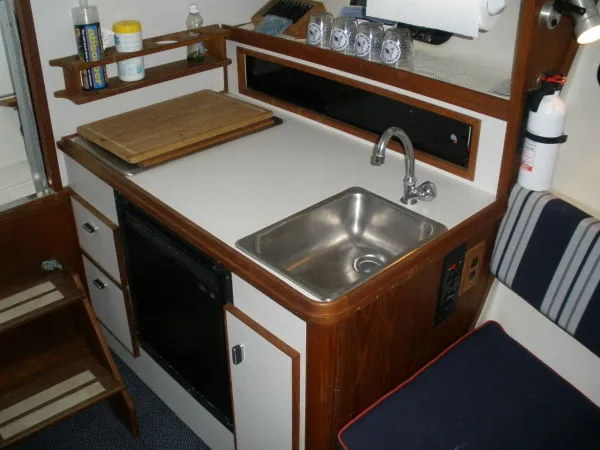 Slide: The Image of Tiara 2700 Open w/ Tower - MUST SELL ! 1988 - 9
