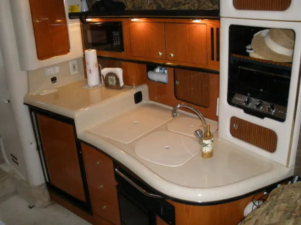 Slide: The Image of Sea Ray 340 Sundancer - FLAWLESS / LOW HOURS 1999 - 8