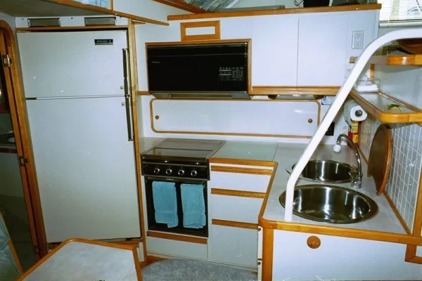 Slide: The Image of Chris-Craft 427 Catalina 1990 - 5